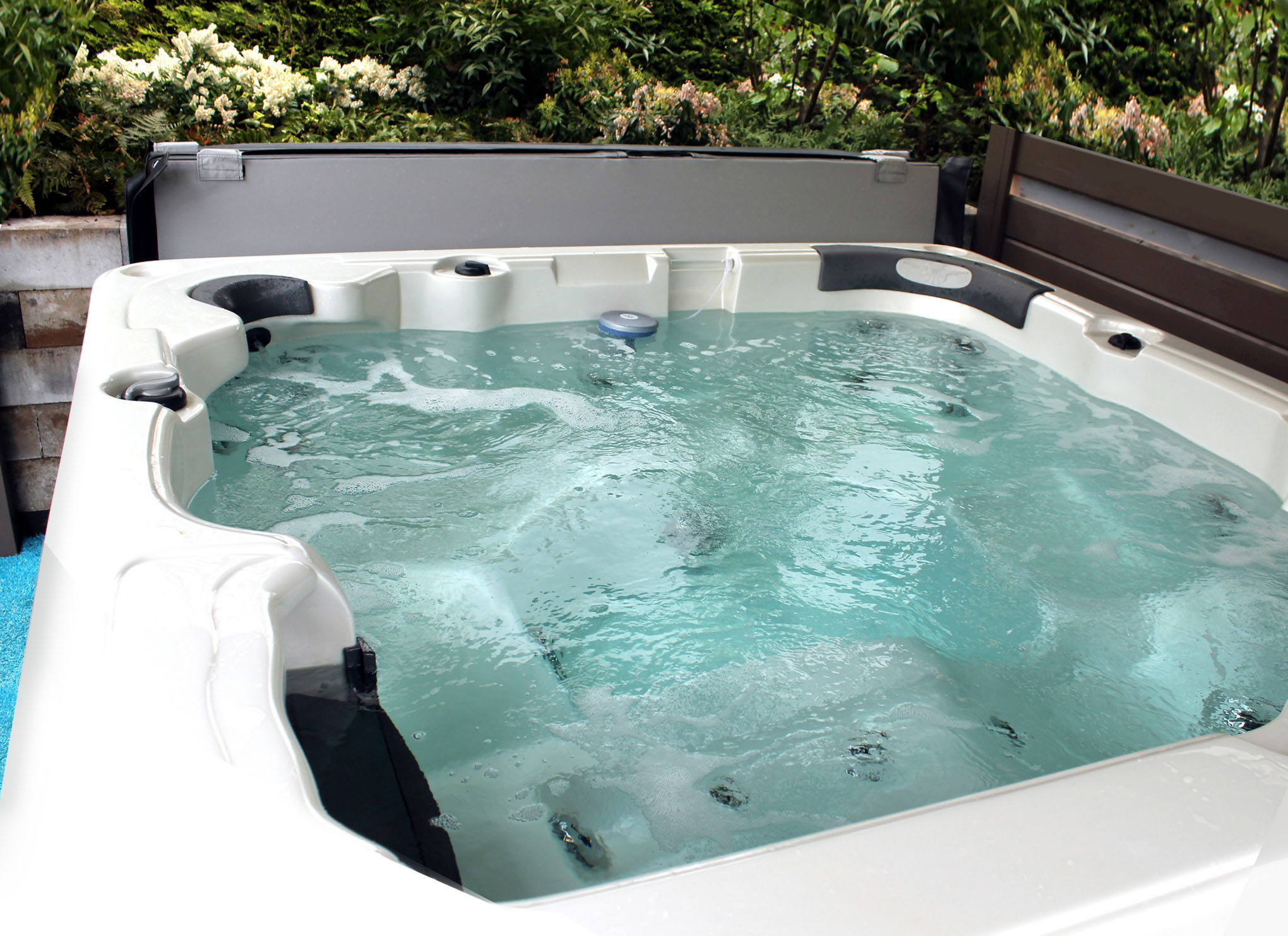 8 Things to Know When Buying a Hot Tub